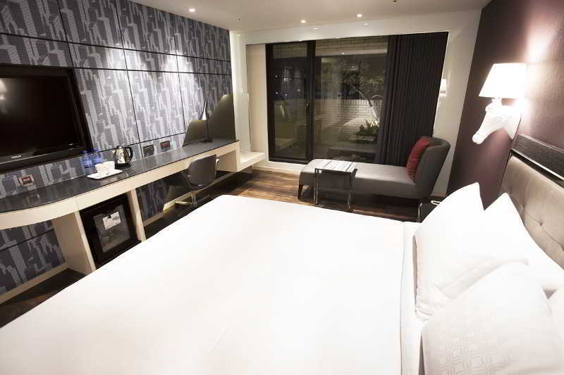 Royal Group Hotel Minghua Branch Kaohsiung Bagian luar foto