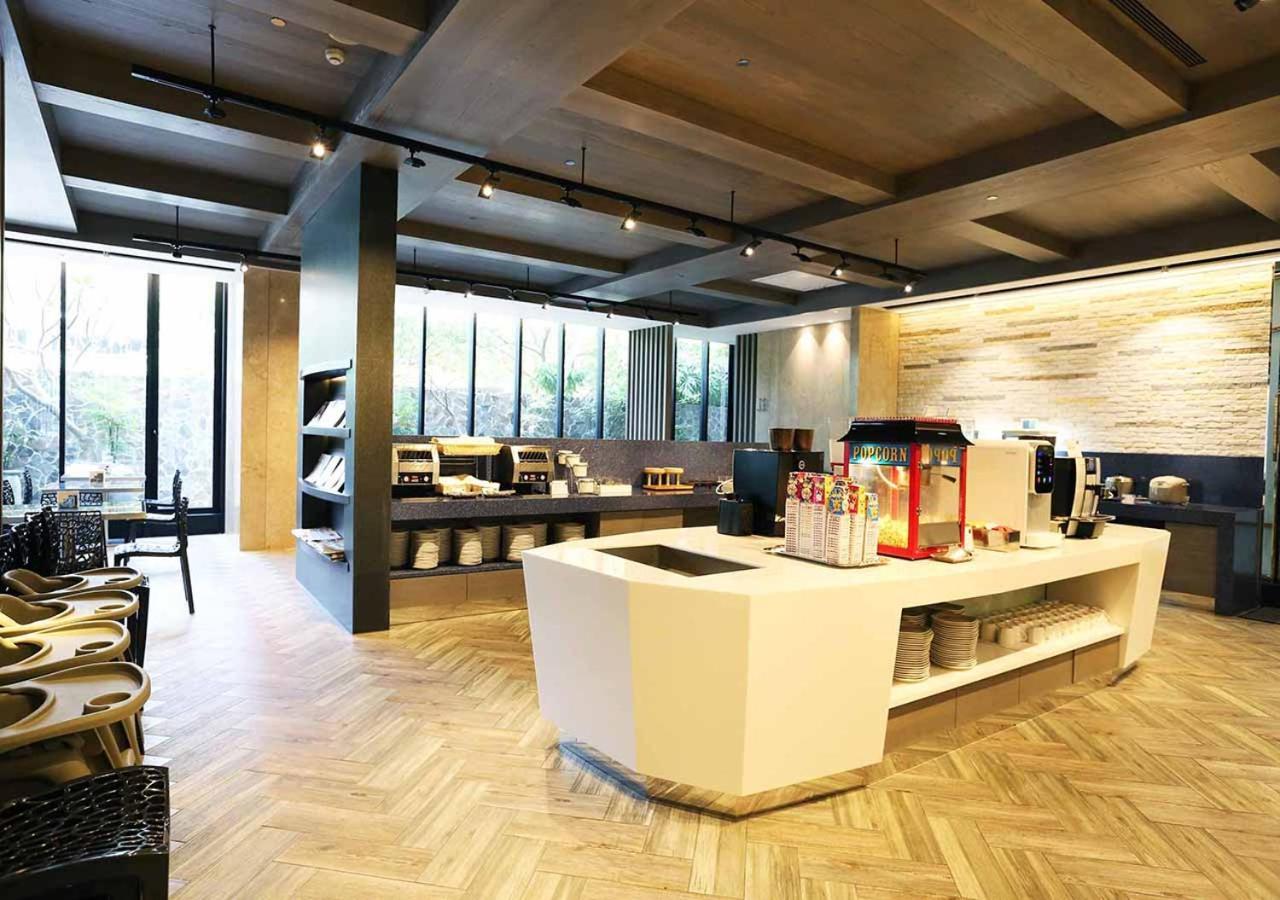 Royal Group Hotel Minghua Branch Kaohsiung Bagian luar foto